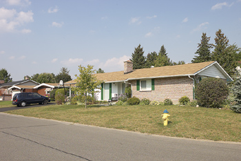 Photo of a ranch-style home
